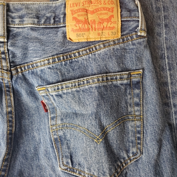 Mens Levi's 501 Button Fly Jeans - Picture 5 of 10
